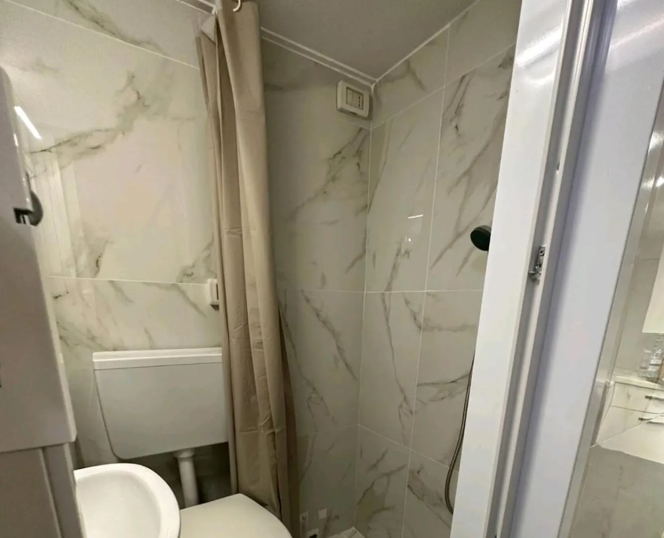 Anitasuiterooms Naples 0*,